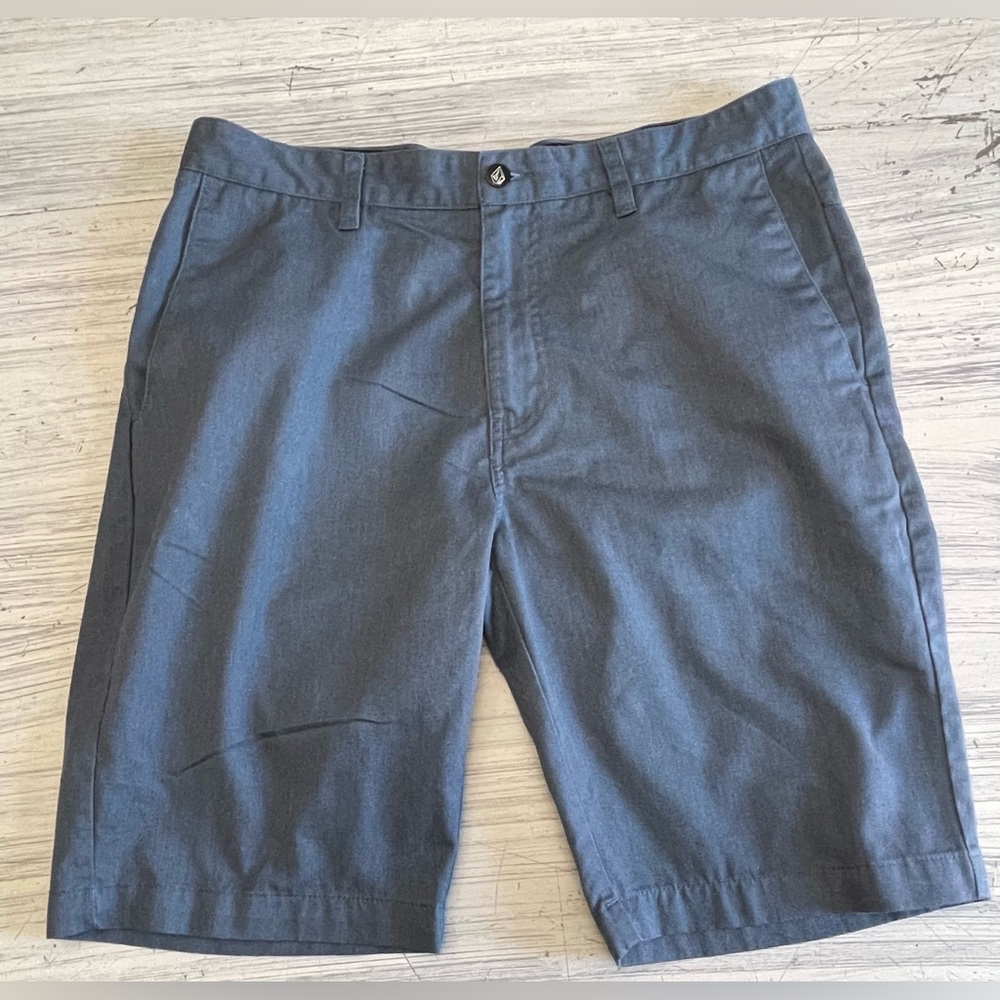 Volvimos shorts Grey